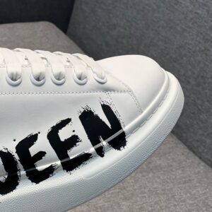 ALEXANDER MCQUEEN OVERSIZED GRAFFITI SNEAKER - M008