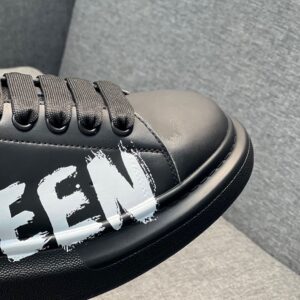 ALEXANDER MCQUEEN OVERSIZED GRAFFITI SNEAKER - M009