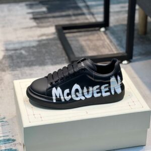 ALEXANDER MCQUEEN OVERSIZED GRAFFITI SNEAKER - M009