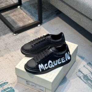 ALEXANDER MCQUEEN OVERSIZED GRAFFITI SNEAKER - M009