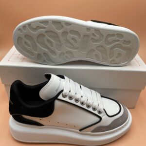 ALEXANDER MCQUEEN OVERSIZED SNEAKER - M013