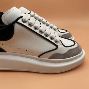 ALEXANDER MCQUEEN OVERSIZED SNEAKER - M013