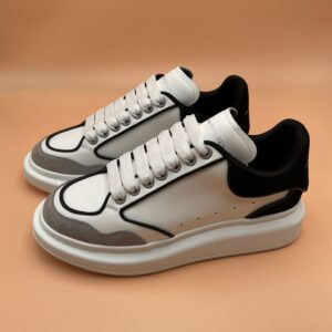 ALEXANDER MCQUEEN OVERSIZED SNEAKER - M013