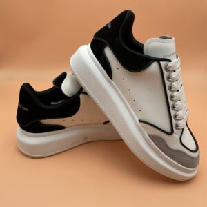 ALEXANDER MCQUEEN OVERSIZED SNEAKER - M013