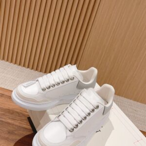 ALEXANDER MCQUEEN OVERSIZED SNEAKER - M015