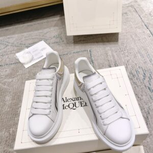 ALEXANDER MCQUEEN OVERSIZED SNEAKER – M017