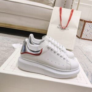 ALEXANDER MCQUEEN OVERSIZED SNEAKER - M018