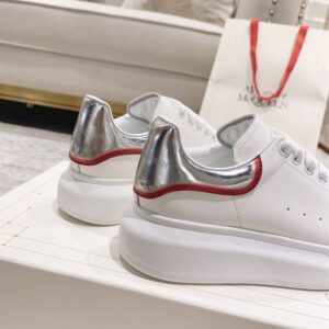 ALEXANDER MCQUEEN OVERSIZED SNEAKER - M018