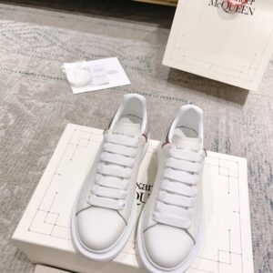 ALEXANDER MCQUEEN OVERSIZED SNEAKER - M018