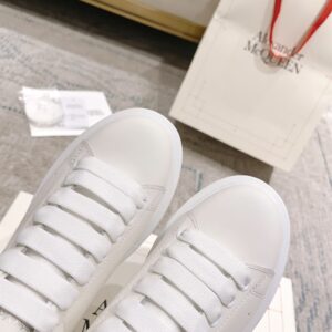 ALEXANDER MCQUEEN OVERSIZED SNEAKER - M018