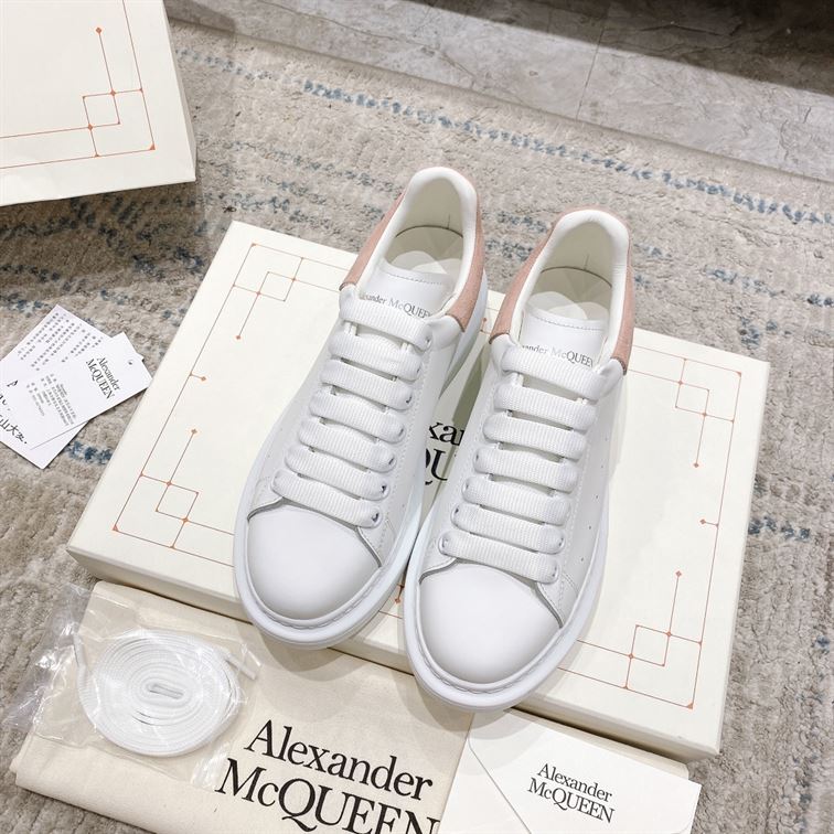 ALEXANDER MCQUEEN OVERSIZED SNEAKER - M023