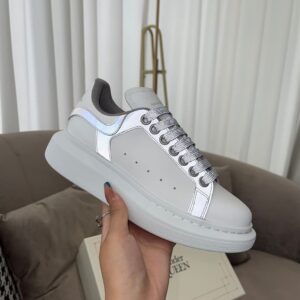 ALEXANDER MCQUEEN OVERSIZED SNEAKER - M024