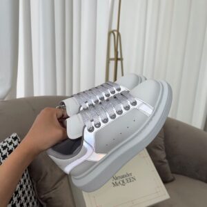 ALEXANDER MCQUEEN OVERSIZED SNEAKER - M024