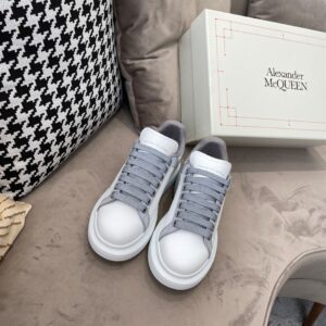 ALEXANDER MCQUEEN OVERSIZED SNEAKER - M024