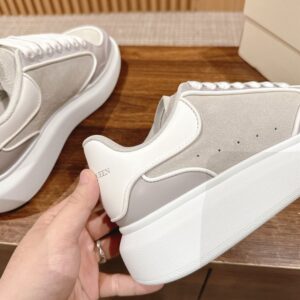 ALEXANDER MCQUEEN OVERSIZED SNEAKER - M041