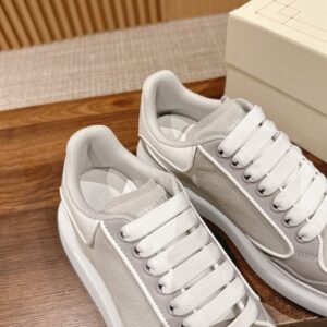 ALEXANDER MCQUEEN OVERSIZED SNEAKER - M041