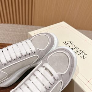 ALEXANDER MCQUEEN OVERSIZED SNEAKER - M041