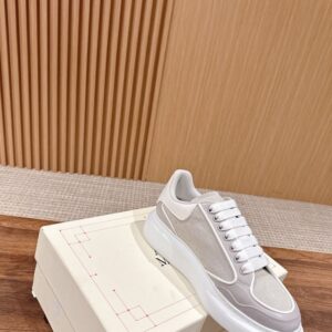 ALEXANDER MCQUEEN OVERSIZED SNEAKER - M041