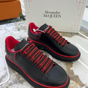 ALEXANDER MCQUEEN OVERSIZED SNEAKER - M047