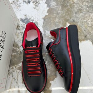 ALEXANDER MCQUEEN OVERSIZED SNEAKER - M047