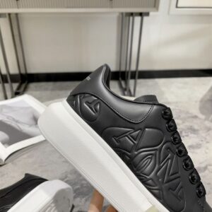 ALEXANDER MCQUEEN OVERSIZED SNEAKER QUILTED BLACK - M021