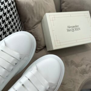 ALEXANDER MCQUEEN OVERSIZED SNEAKER SHOCK PINK - M025