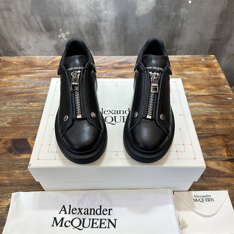 ALEXANDER MCQUEEN OVERSIZED ZIP-UP SNEAKER - M043