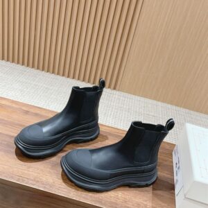 ALEXANDER MCQUEEN TREAD SLICK CHELSEA BOOTS - M055