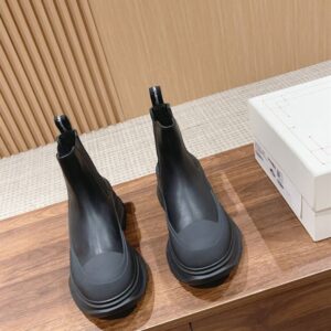 ALEXANDER MCQUEEN TREAD SLICK CHELSEA BOOTS - M055