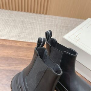 ALEXANDER MCQUEEN TREAD SLICK CHELSEA BOOTS - M055