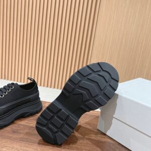 ALEXANDER MCQUEEN TREAD SLICK SNEAKER - M032