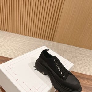 ALEXANDER MCQUEEN TREAD SLICK SNEAKER - M032