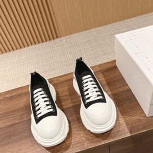 ALEXANDER MCQUEEN TREAD SLICK SNEAKER - M034