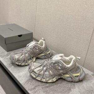 BALENCIAGA 3XL EXTREME LACE SNEAKER - B045