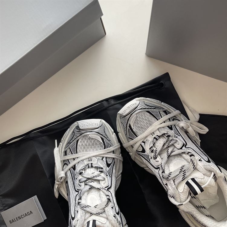 BALENCIAGA 3XL SNEAKER IN WHITE/BLACK - B027