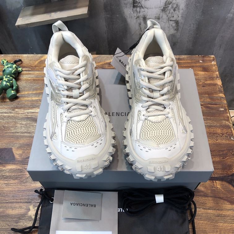 BALENCIAGA BOUNCER SNEAKER IN BEIGE - B046