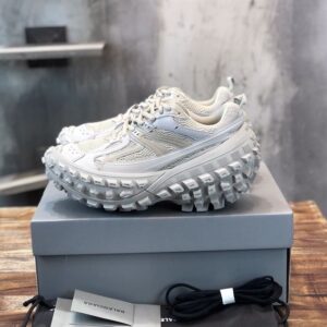 BALENCIAGA BOUNCER SNEAKER IN BEIGE - B046