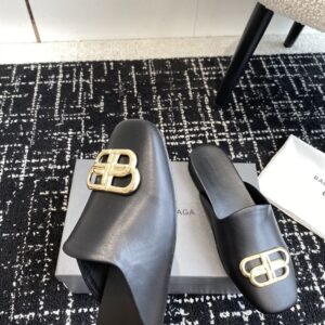 BALENCIAGA COSY BB LOGO PLAQUE MULES - E006