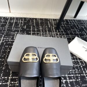 BALENCIAGA COSY BB LOGO PLAQUE MULES - E006