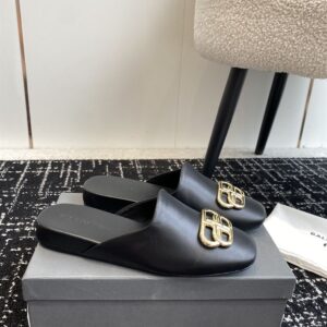 BALENCIAGA COSY BB LOGO PLAQUE MULES - E006