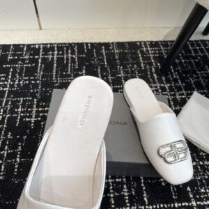 BALENCIAGA COSY BB LOGO PLAQUE MULES - E007