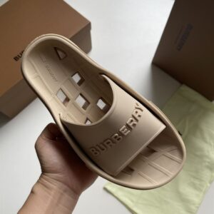 BURBERRY BUCKLOW SLIDES BLACK - U010