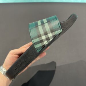 BURBERRY CHECK SLIDES - U003