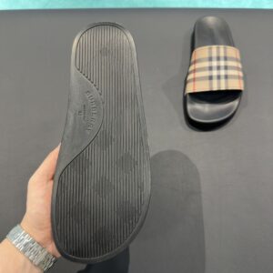 BURBERRY CHECK SLIDES - U005