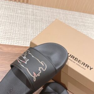 BURBERRY CHECK SLIDES - U015