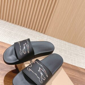 BURBERRY CHECK SLIDES - U015