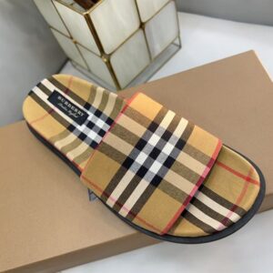 BURBERRY CHECK SLIDES - U028