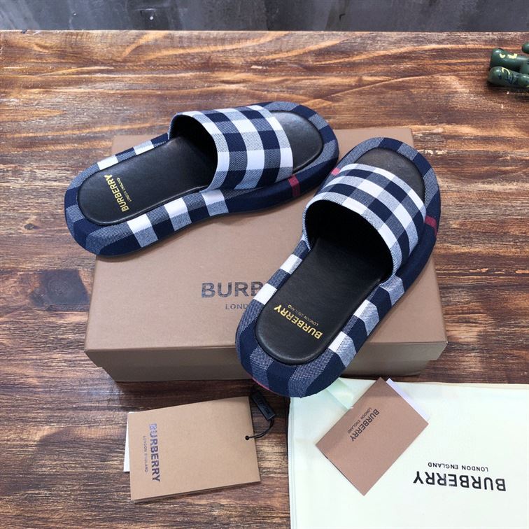 BURBERRY CHECK SLIDES - U029