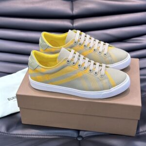 BURBERRY CHECKED LACE-UP SNEAKERS - R019