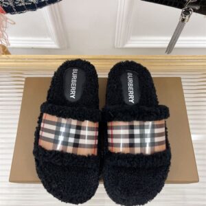 BURBERRY FUR SLIDES - U016